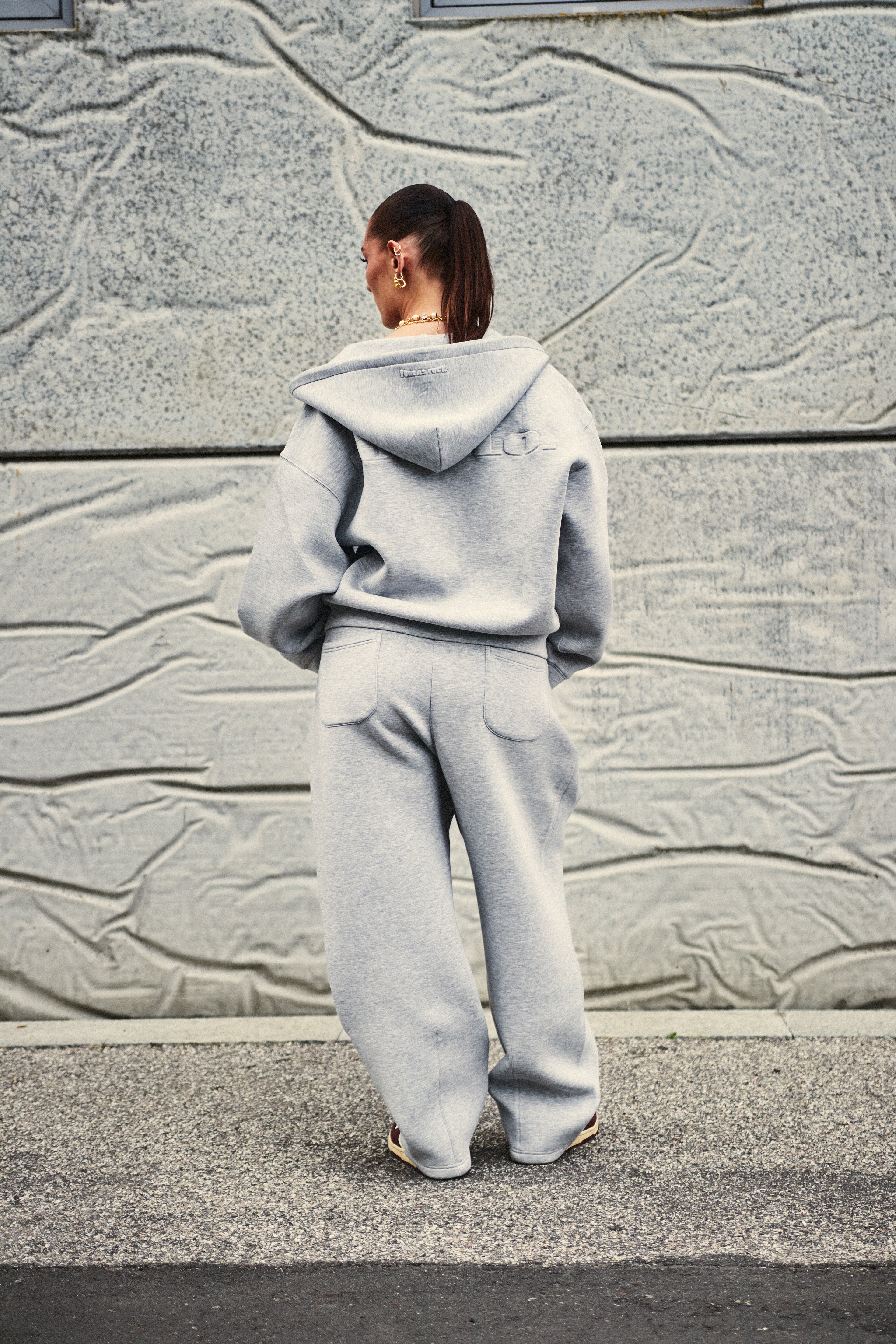 GREY HOODIE
